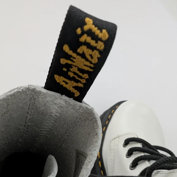 Dr. Martens AirWare Jadon Quad Retro 8-Eye Leather Platform Boot - Picture 11 of 12